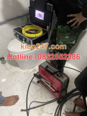 Máy lò xo kết hợp với camera nội soi trong thông tắc cống tại Tiên Lữ
