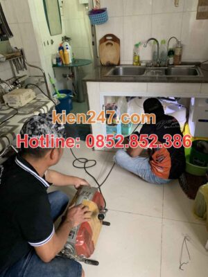 thợ thông tắc cống tại Yên Phong
