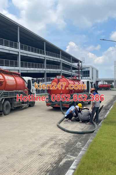 Kiến 247 sử dụng công nghệ hút chân không để làm sạch đường ống