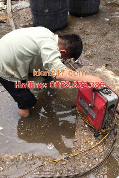 Nước trào ngược là hiện tượng đường ống cống bị tắc nghẽn