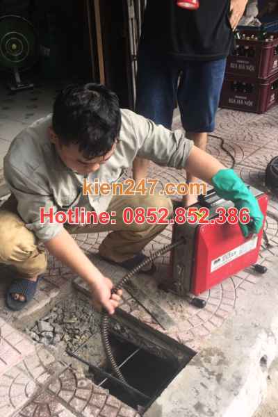 Nhân viên thông tắc cống tại Kim bảng luôn có mặt đúng giờ
