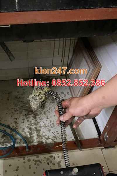 Tóc, thức ăn thừa là nguyên nhân chủ yếu gây tắc nghẹt đường ống cống